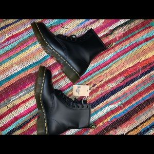 DR MARTENS MATTE BLACK COMBAT BOOTS *BRAND NEW*